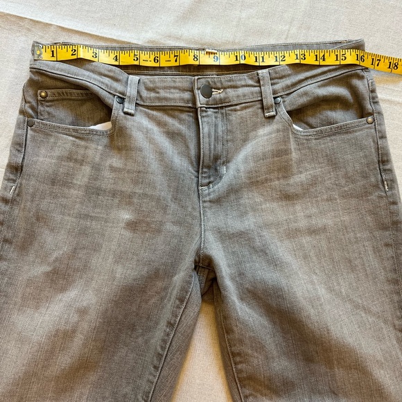 Eileen Fisher Gray Grey Stonewashed Denim Straight Leg Jeans Women’s Size 8 - Picture 4 of 11